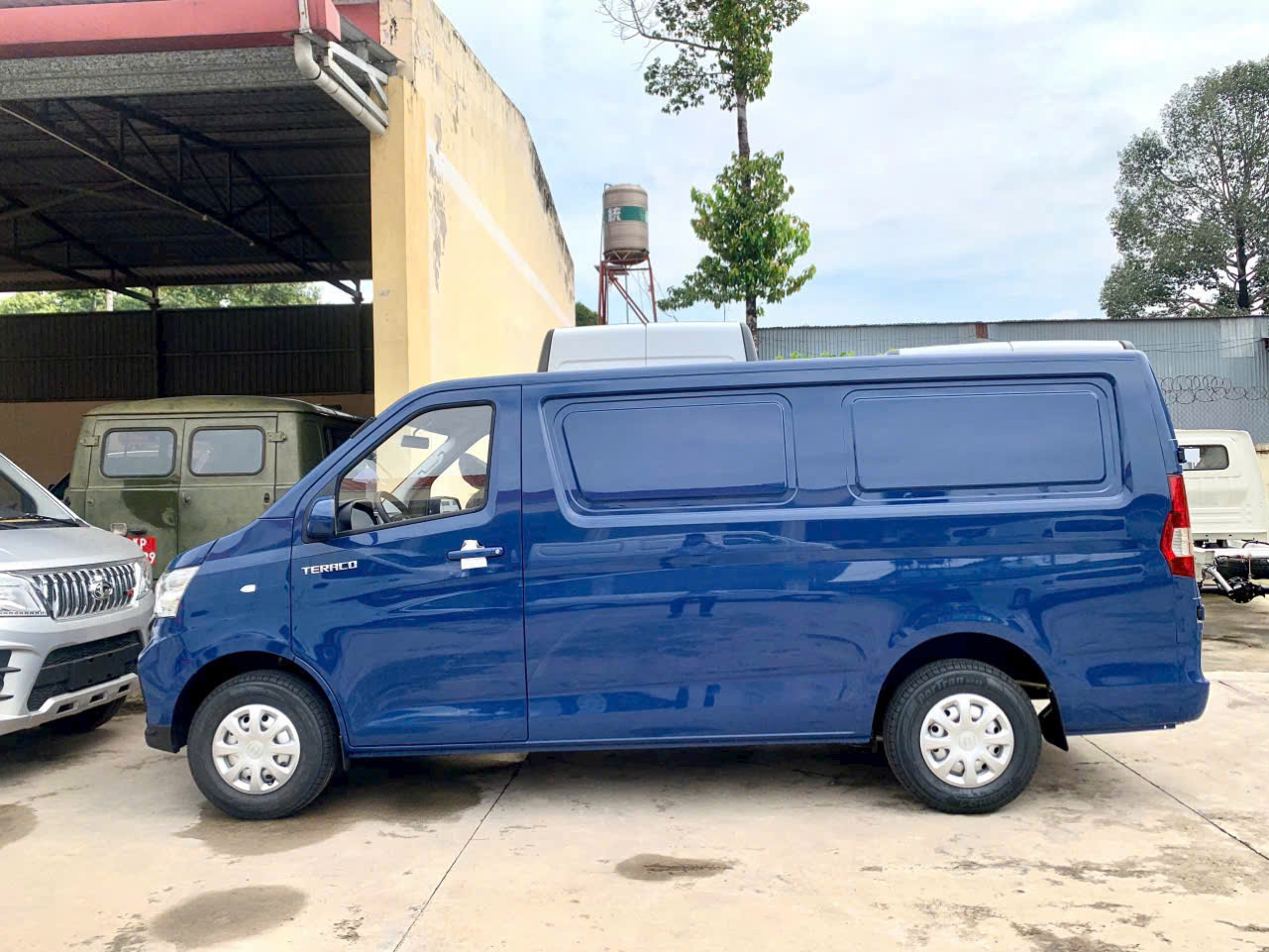 Tera V8 Giá Lăn Bánh: Hướng Dẫn Chi Tiết Về Giá Và Các Lựa Chọn Mua Xe Tại Thái Phong