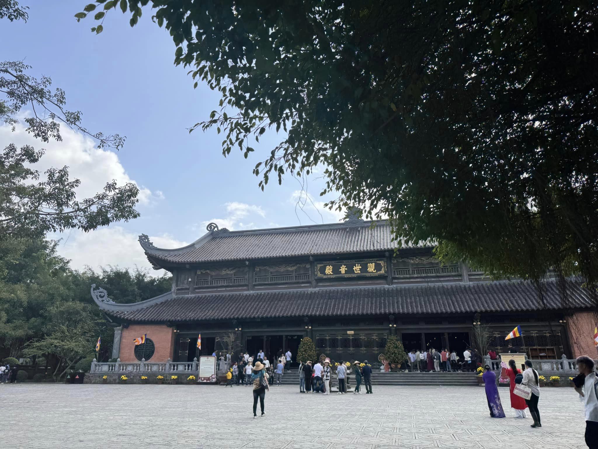 490952261 1359504572849368 3324757223036799936 N